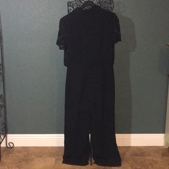 Debra Michael Women's Pant Suit - Picture 7 of 10